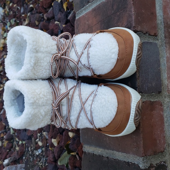 London Fog Womens Chelsea Faux Fur Platform Ankle Boots Size 6 Comfort Winter - Picture 4 of 16
